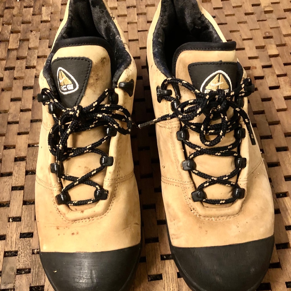 Vintage (2000) Nike ACG Regrind Hiking Boot